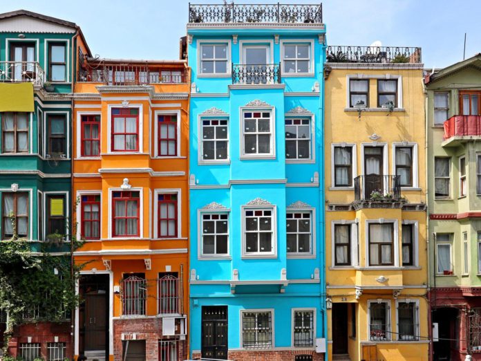 As cores encantadoras dos bairros antigos