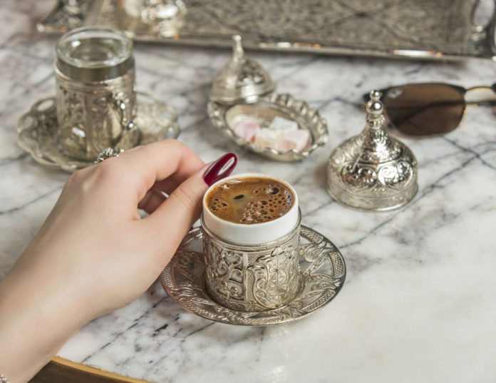 Conheça a história do café turco