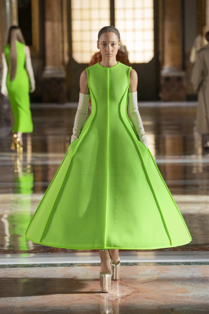 00030 Valentino Couture Spring 21 scaled 1